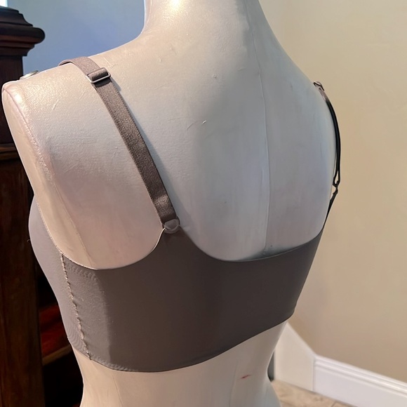 TRUE & Co. Women’s Wireless Bra Color Gray Removable Cups gray size medi… - Picture 4 of 16
